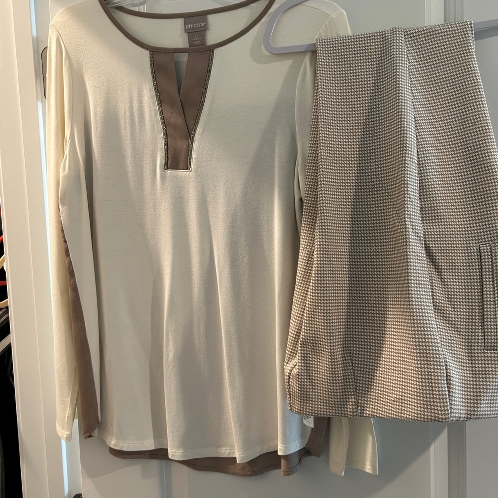 Chico's 2 piece Cream and Brown Long Sleeve Top and Leggings. Size 0 NWOT